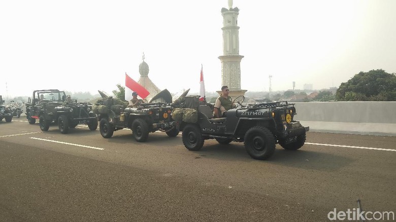 Ini Alasan Jokowi Batal Konvoi Naik Jeep Era PD II di Tol Becakayu Ini Alasan Jokowi Batal Konvoi Naik Jeep Era PD II di Tol Becakayu