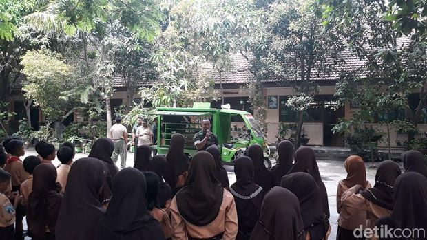 'Si Mokos' diminati pelajar di Lamongan/