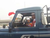 Gaya Jokowi Jajal Tol Becakayu
