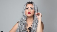 Wanita yang disebut mirip Katty Perry itu mengatakan bahwa fotonya merupakan bentuk kebebasan berekspresi. (Dok. Instagram/selvikittersofficial)