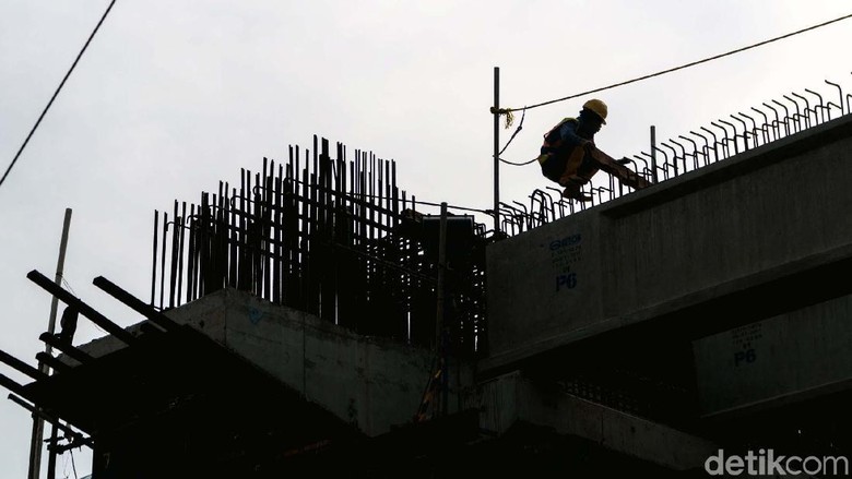 Jakpro Khawatir Musim Hujan Berkepanjangan Hambat Pembangunan LRT Jakpro Khawatir Musim Hujan Berkepanjangan Hambat Pembangunan LRT