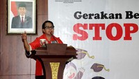 Menteri Pemberdayaan Perempuan dan Perlindungan Anak Yohana Yembise memberikan sambutan. Pool/Kementerian PPPA.