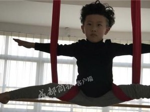 Kecil-kecil Cabe Rawit, Bocah 7 Tahun Ini Sudah Jadi Instruktur Yoga