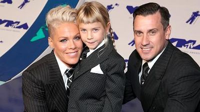 Pink Bantah Rumor Cerai: Itu Hoaks!