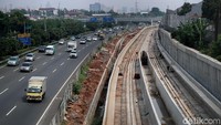 Adapun, proses finalisasi yang masih dibicarakan terkait dengan masalah tarif, konsesi proyek, hingga masalah pembiayaan proyek atau financial closing. Untuk masalah pembiayaan, Budi Karya mengatakan targetnya bisa diselesaikan secepatnya.
