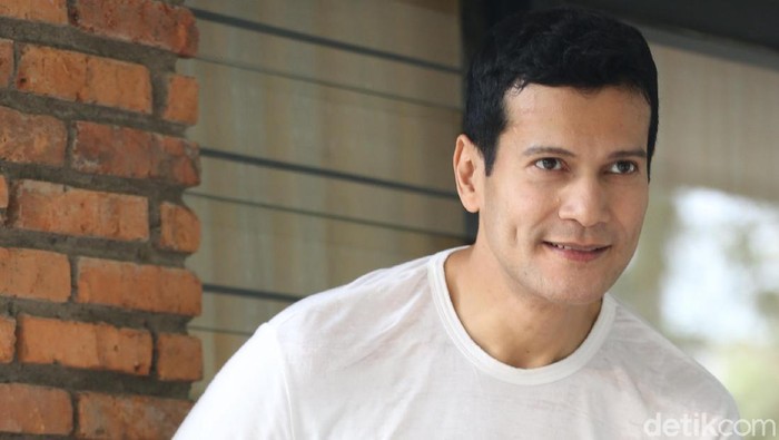 Adam Jordan Sering Dicubit Emak-emak Akibat Peran Jadi Suami Gak Tegas