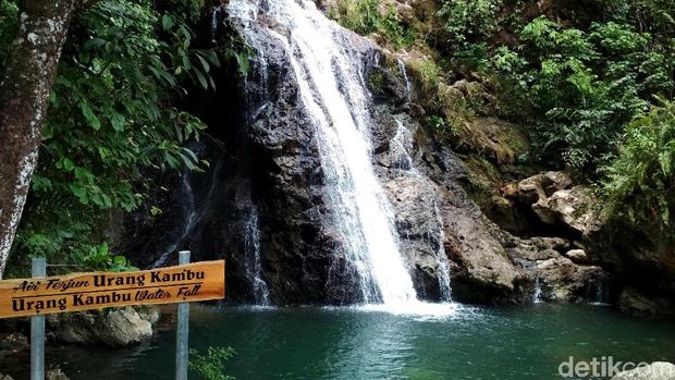 Air terjun dan wana wisata Banyu Nget/