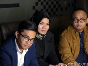 Terlihat Adem Ayem, Istri Aldi Taher Sudah Ingin Cerai Lama