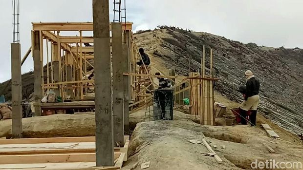 Pecinta Fotografi Sayangkan Pembangunan Puncak Ijen