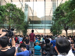 Antrean iPhone X di Singapura Sempat Ricuh