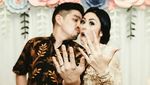 Heboh Foto di Ranjang, Ini Foto Lainnya Kemesraan Selvi Kitty dan Tunangannya