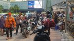 Foto: Abang Opang di Tanah Abang