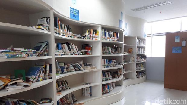 Deretan buku di Perpustakaan Nasional Indonesia