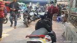 Foto: Abang Opang di Tanah Abang