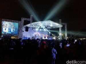 Ramainya Acara Syukuran Tol Becakayu yang Baru Diresmikan