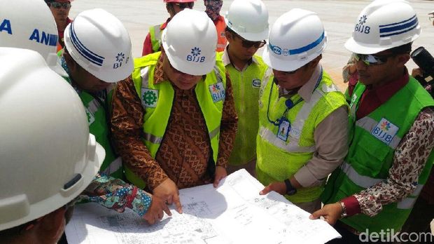 Menteri PPN/Kepala Bappenas cek proyek Bandara Kertajati