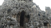 Ya, Perawan Sunti adalah sebutan bagi perempuan yang tak pernah menikah selama hidupnya alias jomblo sampai meninggal. Mitos ini melekat dengan patung tersebut (Sudirman/detikTravel)