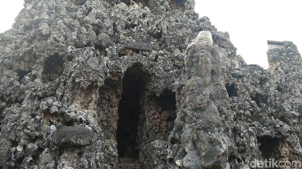 Mitos Patung Perempuan Angkuh yang Enggan Menikah Seumur Hidup
