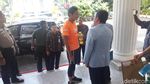 Foto: Infused Water dan Gelang yang Menempel di Sandiaga