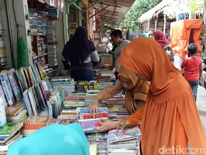 Menengok Kampung Ilmu yang Bertahan di Era Teknologi