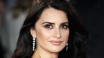 Tak Lagi Muda, Penelope Cruz Tetap Elok Dipandang