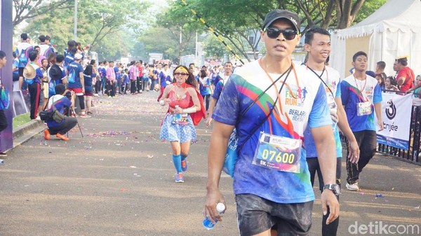 Foto: Ketika Para Superhero Ikut Olahraga
