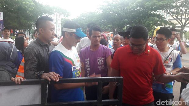 Sandiaga saat tiba di lokasi.