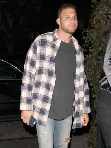 Rayakan Ultah ke-22, Kendall Jenner Pakai Boots Rp 134 Juta