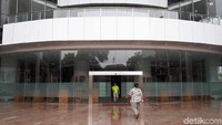 Foto: Pada 14 September 2017 lalu, Presiden Jokowi baru saja meresmikan Perpustakaan Nasional Indonesia (Perpusnas) yang baru di Jakarta. Gedung itu pun menjadi perpustakaan baru dengan kapasitas yang lebih dari gedung perpustakaan di Salemba (Randy/detikTravel)