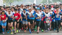 Sekitar 15.000 peserta mengikuti lomba marathon ini.