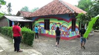 Mengisi liburan di akhir pekan belum lengkap rasanya jika belum berkunjung di Kampung Pelangi di Kabupaten Purworejo, Jawa Tengah. (Rinto Heksantoro/detikTravel)