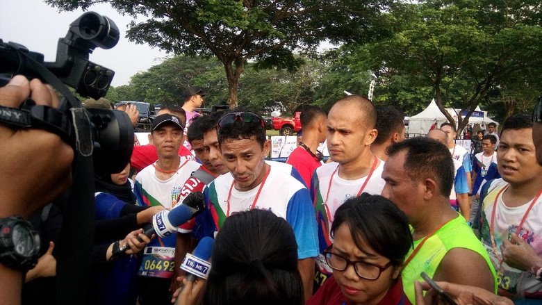 Ikut CT ARSA FOUNDATION Charity Fun Run, Sandiaga Uno: Seru Banget! Ikut CT ARSA FOUNDATION Charity Fun Run, Sandiaga Uno: Seru Banget!