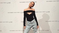 Ini gaya Gigi Hadid saat hadir di acara itu. Foto: dok Instagram