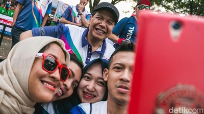 Berebut Selfie dengan CT saat Lomba Lari