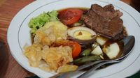 Lezatnya Paduan <i>Biefstuk</i>, Salad dan Sup dalam Seporsi Racikan Selat