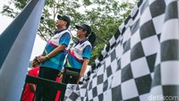 Chairul Tanjung, selaku pemimpin CT Arsa Foundation, menghadiri ajang ini sebagai pembuka dimulainya lomba marathon ini.