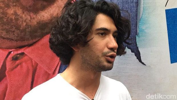Reza Rahadian Buka Suara Mengenai Pujian Hanung Bramantyo