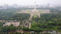Foto: Jangan lupa juga untuk melihat indahnya panorama Monas dari jendela Perpusnas. Saking tingginya, Monas pun jadi terlihat kecil di kejauhan (Randy/detikTravel)