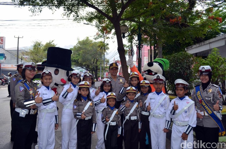 Lucu Operasi Zebra Lodaya di Sukabumi Libatkan Badut dan Lucu Operasi Zebra Lodaya di Sukabumi Libatkan Badut dan