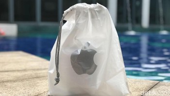 Kemasan saat membeli iPhone X di Apple Store. Foto: Adi Fida Rahman/detikINET