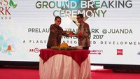 Melansir instagram @adhikaryaid, Sabtu (4/11/2017). Bangunan Trans Park ini meliputi apartment, office tower, Trans Studio Snow Town, Transmart Carrefour, Ibis Hotel, Trans Studio Mini dan Kampus London Scholl Public Relation. Pool/Adhi Karya.
