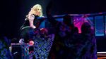 Penampilan Energik Lady Gaga di Joanne World Tour