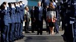 Bertemu, Trump dan Shinzo Abe Pamer 2 Topi Putih