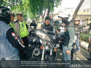 Tak Ada SIM dan STNK, Pengendara Harley Davidson Ditilang di Jakpus