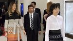 Senyum Melania Trump dan Istri PM Abe Saat Kunjungi Toko Perhiasan