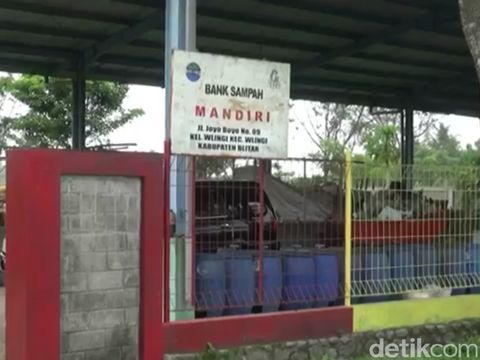 Lokasi daur ulang sampah Muryani/