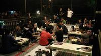 Suasana makan malam di Cafedangan.