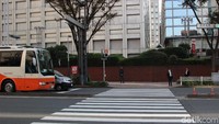 Salah satu zebra cross di sudut kota Shinjuku, Tokyo, Jepang. Foto: Rangga Rahadiansyah