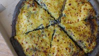 Pezzo pizza ternyata tak hanya memiliki variasi rasa gurih. Tapi juga pizza dengan topping buah durian mantap. Foto: Istimewa