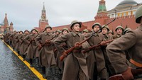 Parade militer akan digelar pada 7 November 2017 (Foto: Dok. REUTERS/Maxim Shemetov)